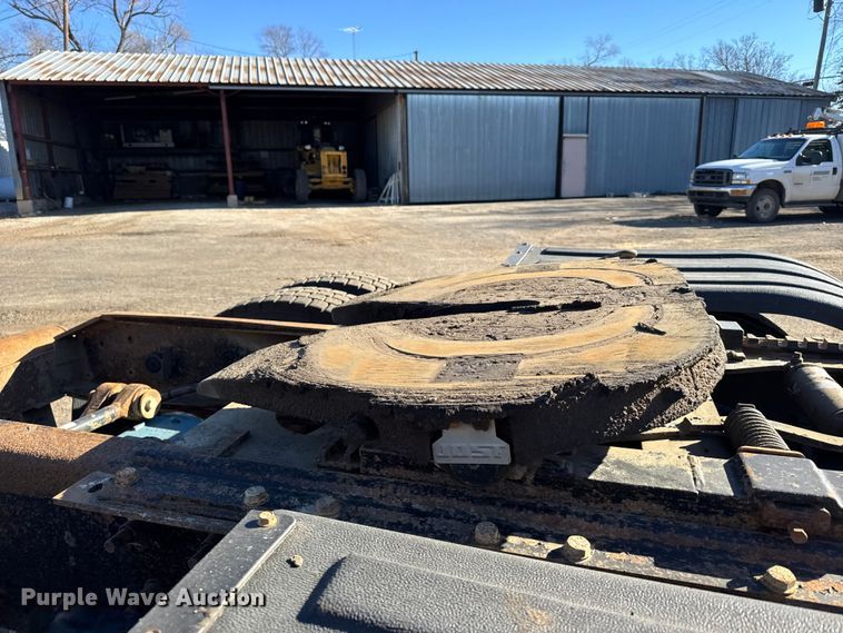 image for item FB0530 2001 Mack RD semi truck