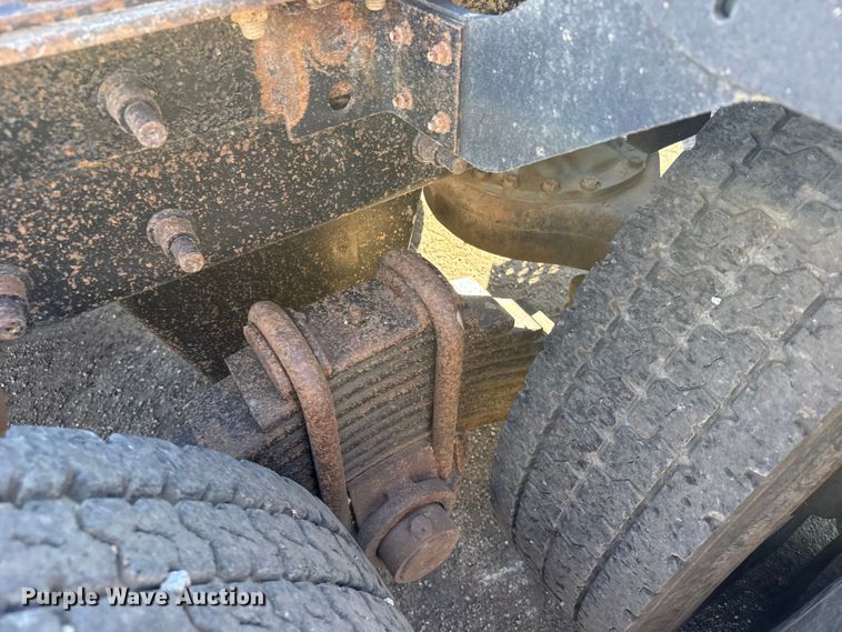 image for item FB0530 2001 Mack RD semi truck