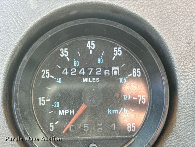 image for item FB0530 2001 Mack RD semi truck