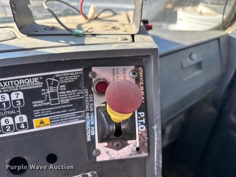 image for item FB0530 2001 Mack RD semi truck