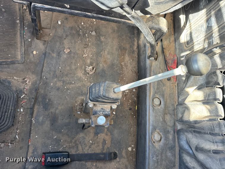 image for item FB0530 2001 Mack RD semi truck