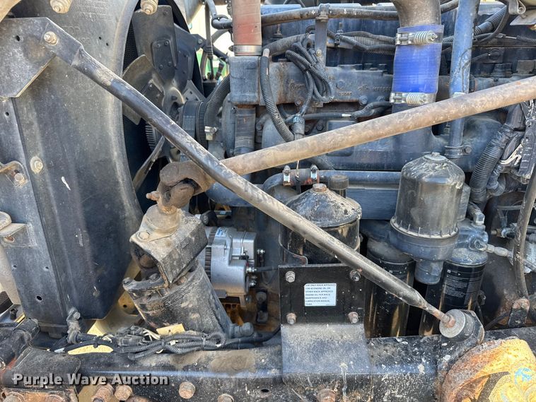 image for item FB0530 2001 Mack RD semi truck