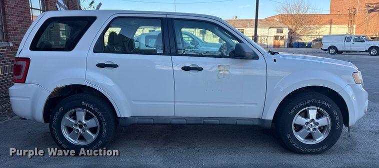 image for item FB8467 2010 Ford Escape SUV