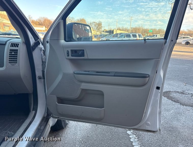 image for item FB8467 2010 Ford Escape SUV