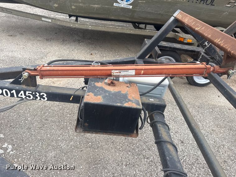 image for item FB8470 2013 Pike dumpster delivery trailer