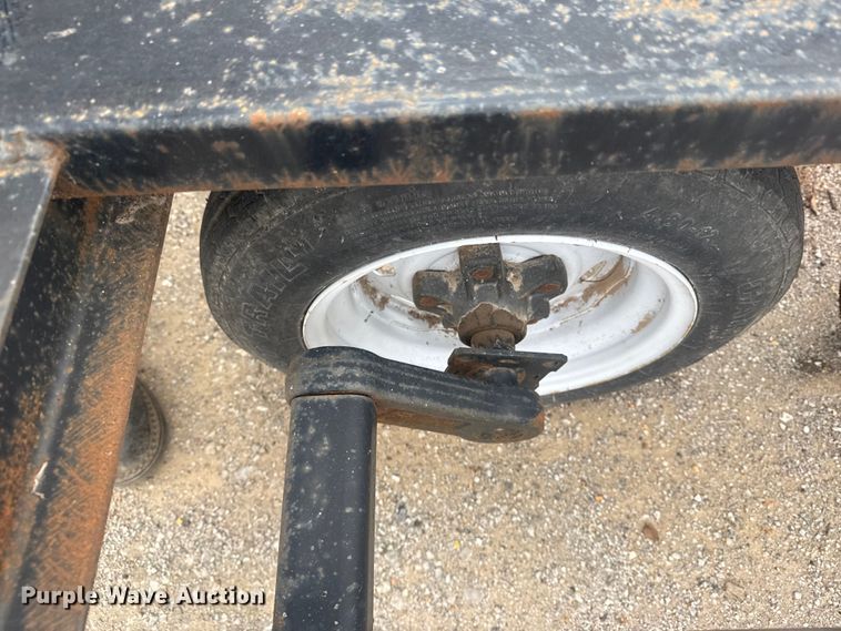 image for item FB8470 2013 Pike dumpster delivery trailer