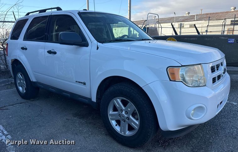 image for item FB8471 2010 Ford Escape Hybrid SUV