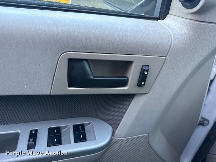 image for item FB8471 2010 Ford Escape Hybrid SUV