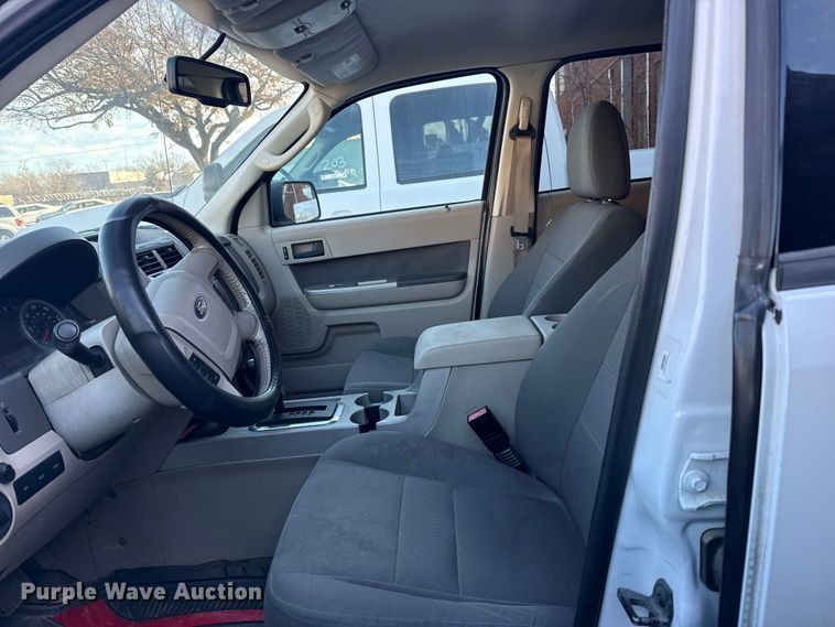 image for item FB8471 2010 Ford Escape Hybrid SUV