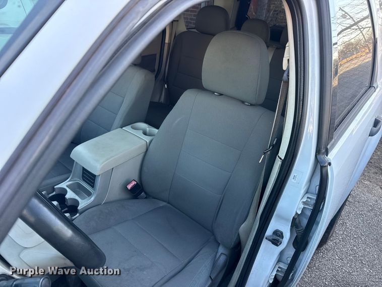 image for item FB8471 2010 Ford Escape Hybrid SUV