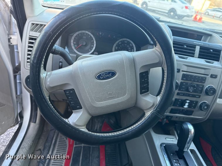 image for item FB8471 2010 Ford Escape Hybrid SUV