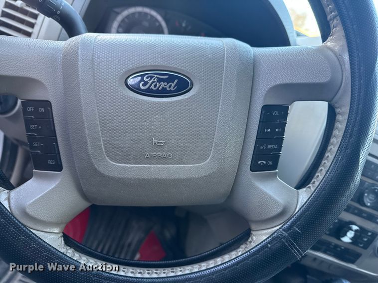 image for item FB8471 2010 Ford Escape Hybrid SUV