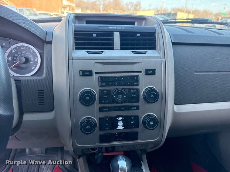 image for item FB8471 2010 Ford Escape Hybrid SUV