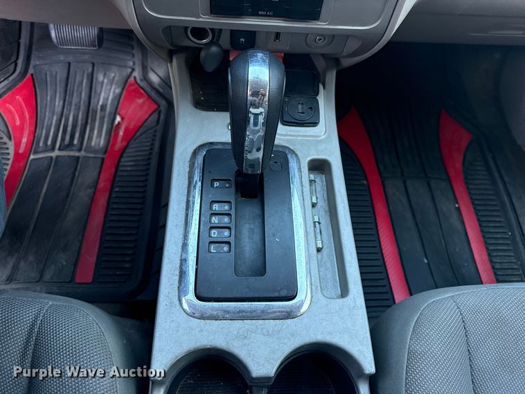 image for item FB8471 2010 Ford Escape Hybrid SUV