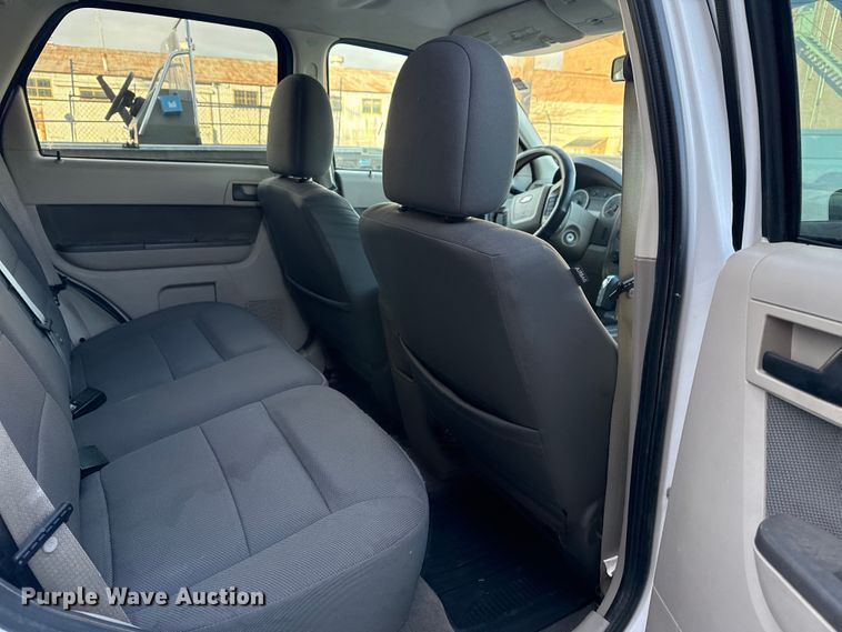 image for item FB8471 2010 Ford Escape Hybrid SUV