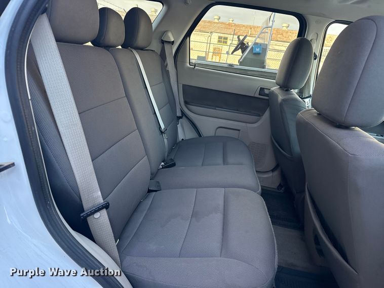 image for item FB8471 2010 Ford Escape Hybrid SUV