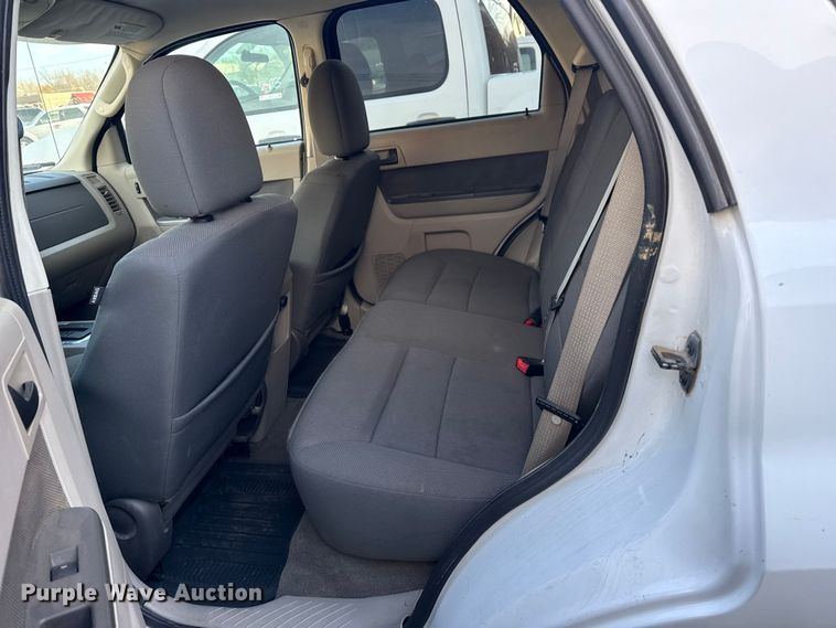 image for item FB8471 2010 Ford Escape Hybrid SUV