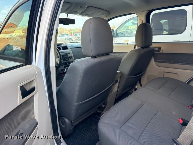 image for item FB8471 2010 Ford Escape Hybrid SUV