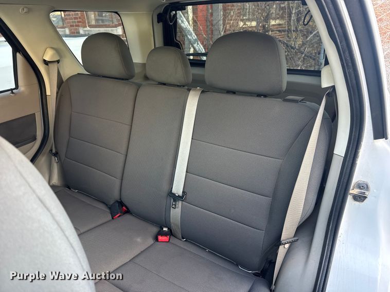 image for item FB8471 2010 Ford Escape Hybrid SUV