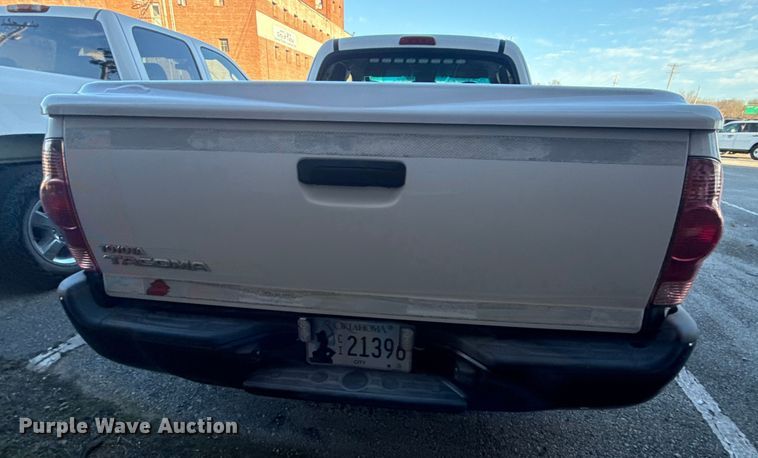 image for item FB8472 2013 Toyota Tacoma pickup truck