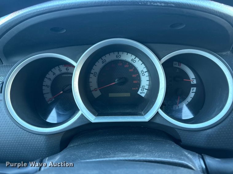 image for item FB8472 2013 Toyota Tacoma pickup truck