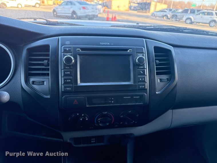 image for item FB8472 2013 Toyota Tacoma pickup truck