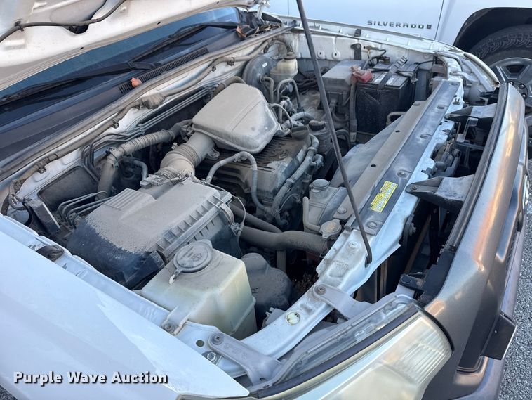 image for item FB8472 2013 Toyota Tacoma pickup truck