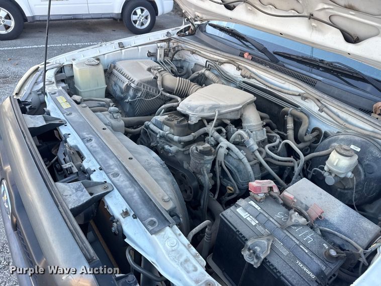 image for item FB8472 2013 Toyota Tacoma pickup truck