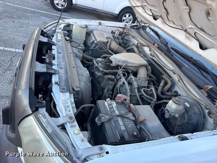 image for item FB8472 2013 Toyota Tacoma pickup truck