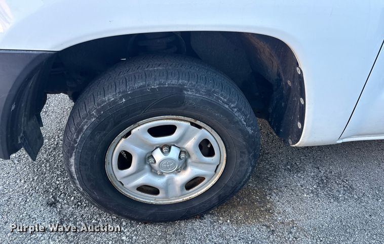 image for item FB8472 2013 Toyota Tacoma pickup truck