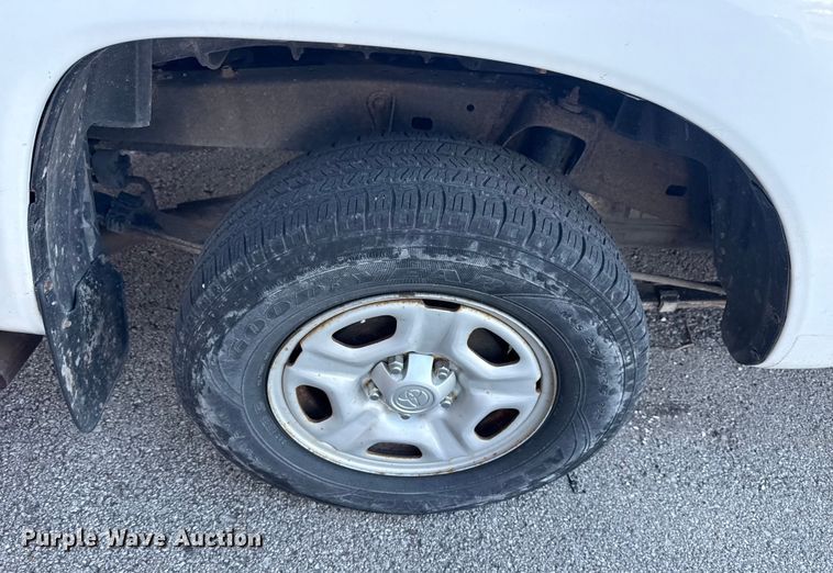 image for item FB8472 2013 Toyota Tacoma pickup truck