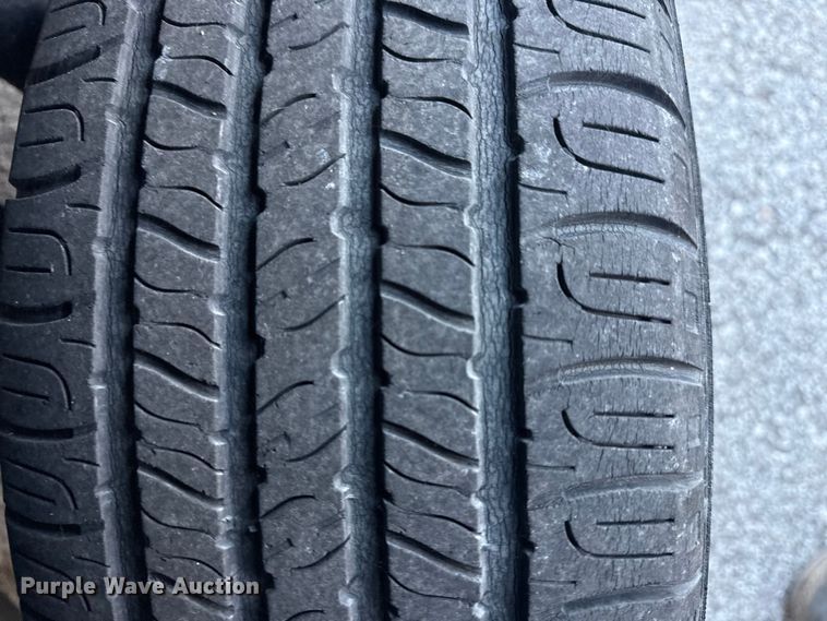 image for item FB8472 2013 Toyota Tacoma pickup truck