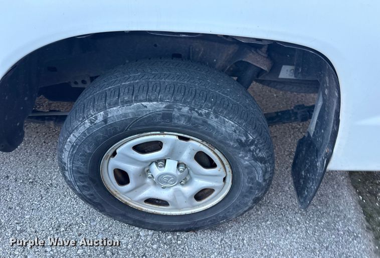 image for item FB8472 2013 Toyota Tacoma pickup truck