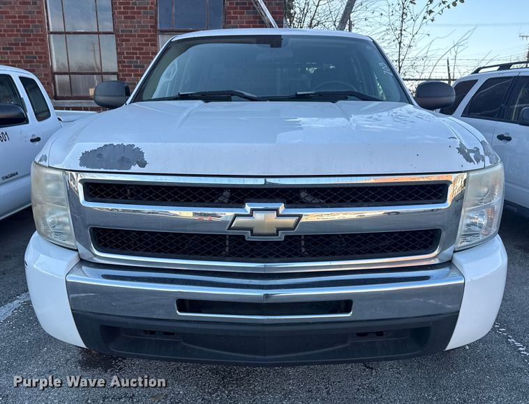 image for item FB8473 2009 Chevrolet Silverado Hybrid Crew Cab pickup truck