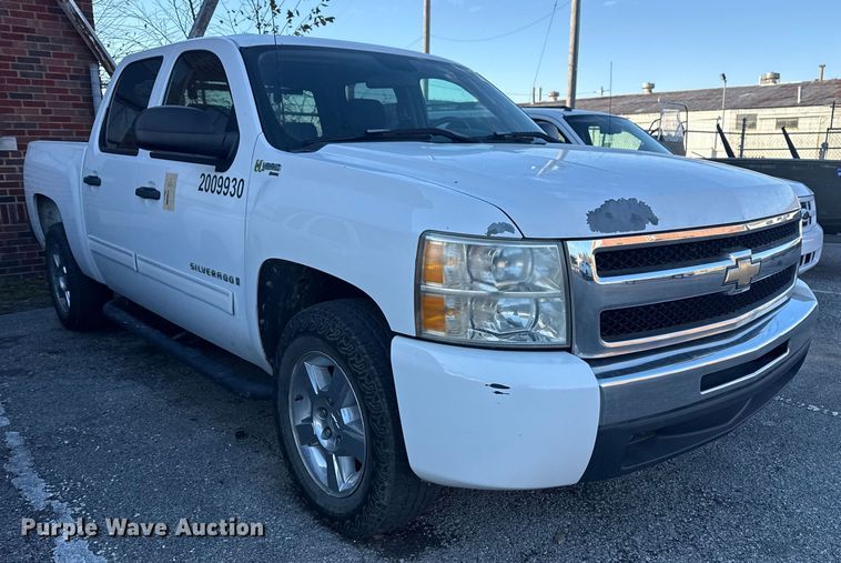 image for item FB8473 2009 Chevrolet Silverado Hybrid Crew Cab pickup truck