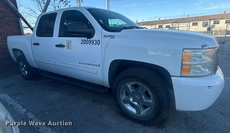 image for item FB8473 2009 Chevrolet Silverado Hybrid Crew Cab pickup truck