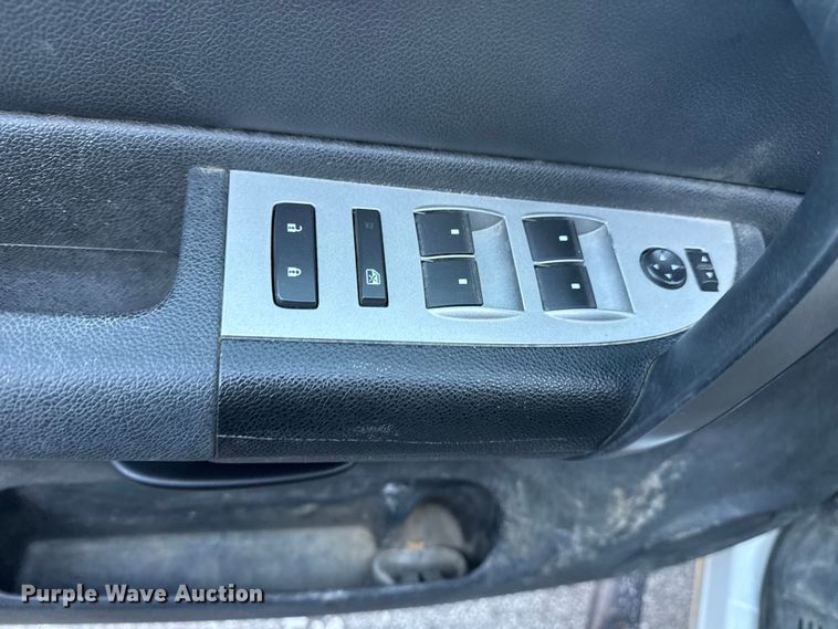 image for item FB8473 2009 Chevrolet Silverado Hybrid Crew Cab pickup truck