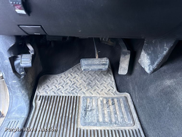 image for item FB8473 2009 Chevrolet Silverado Hybrid Crew Cab pickup truck