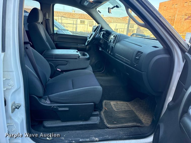 image for item FB8473 2009 Chevrolet Silverado Hybrid Crew Cab pickup truck