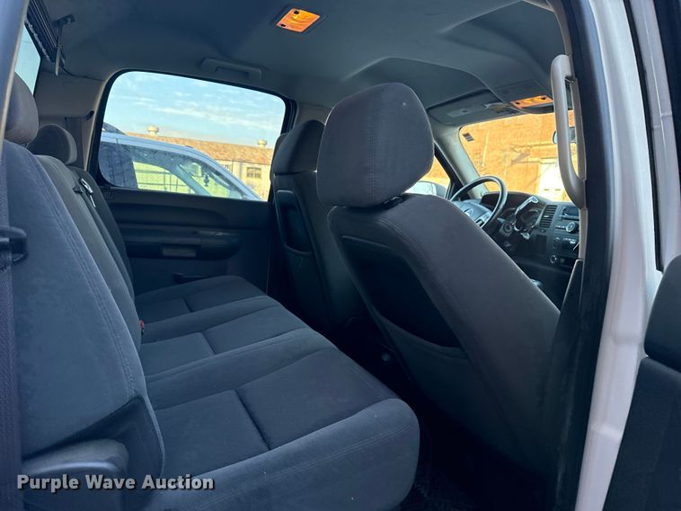 image for item FB8473 2009 Chevrolet Silverado Hybrid Crew Cab pickup truck