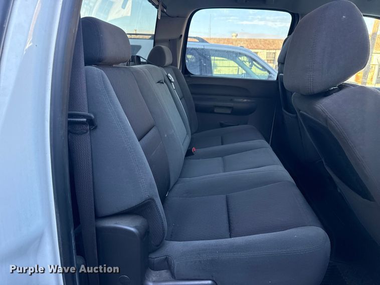 image for item FB8473 2009 Chevrolet Silverado Hybrid Crew Cab pickup truck