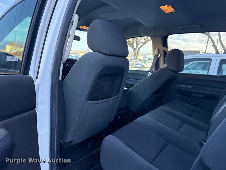 image for item FB8473 2009 Chevrolet Silverado Hybrid Crew Cab pickup truck