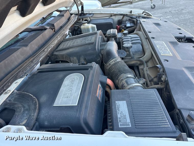 image for item FB8473 2009 Chevrolet Silverado Hybrid Crew Cab pickup truck