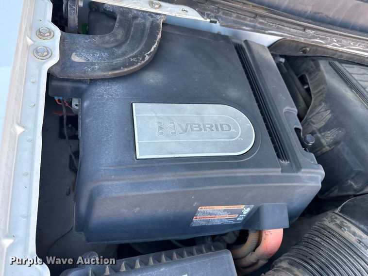 image for item FB8473 2009 Chevrolet Silverado Hybrid Crew Cab pickup truck