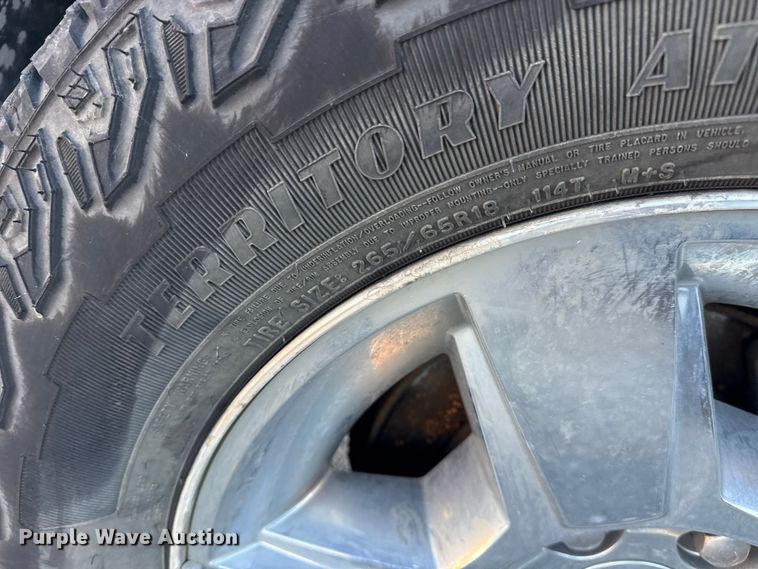 image for item FB8473 2009 Chevrolet Silverado Hybrid Crew Cab pickup truck