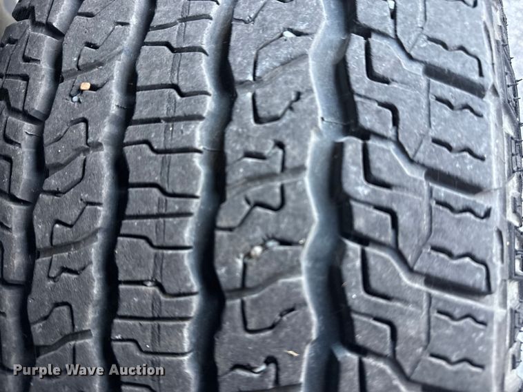 image for item FB8473 2009 Chevrolet Silverado Hybrid Crew Cab pickup truck