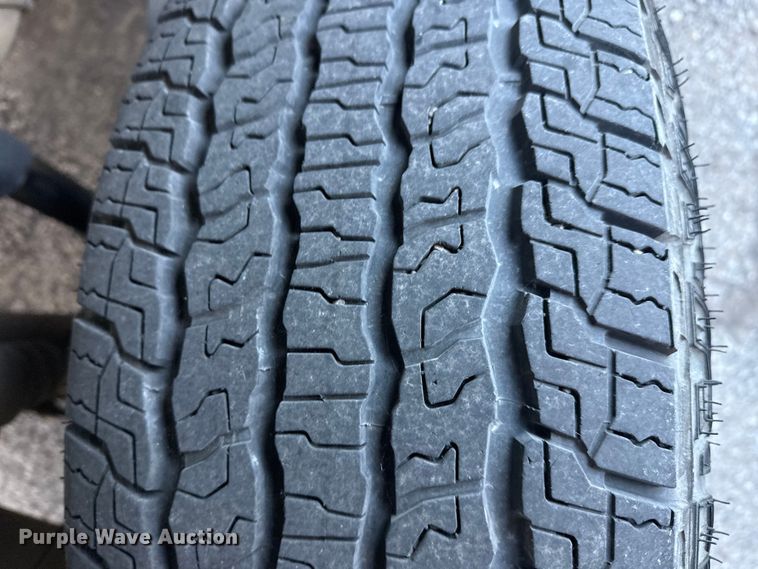 image for item FB8473 2009 Chevrolet Silverado Hybrid Crew Cab pickup truck