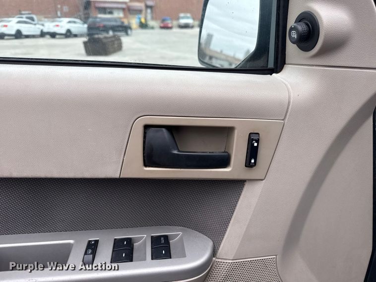 image for item FB8474 2009 Ford Escape Hybrid SUV