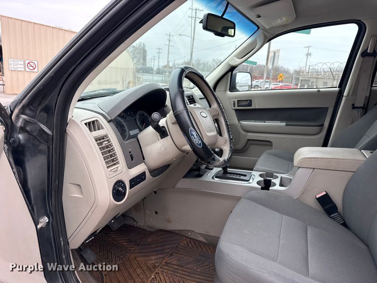 image for item FB8474 2009 Ford Escape Hybrid SUV