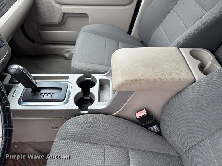 image for item FB8474 2009 Ford Escape Hybrid SUV